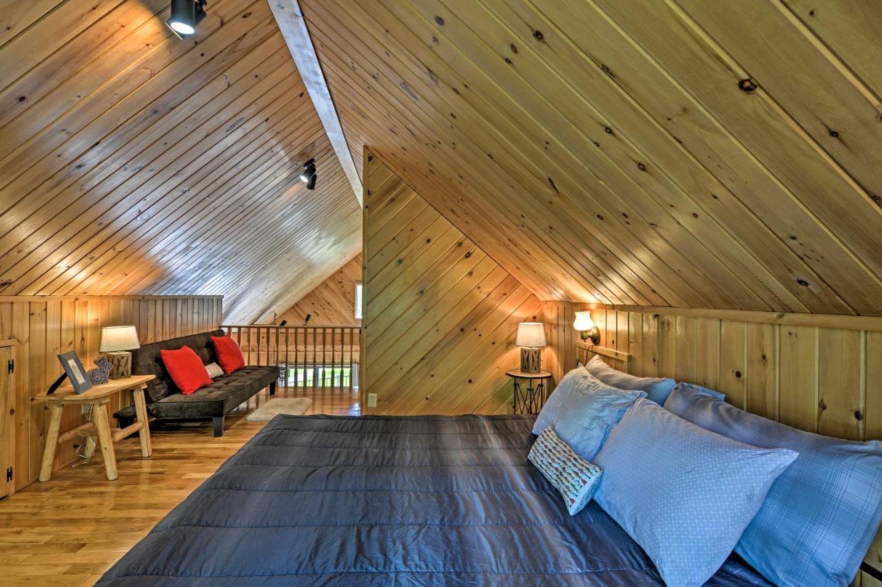 Riverfront Traverse City Cabin Fish, Kayak And Tube Exterior foto
